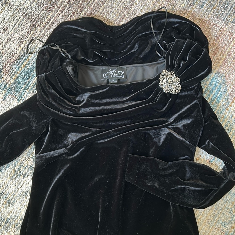 Black velvet Alex Evenings top